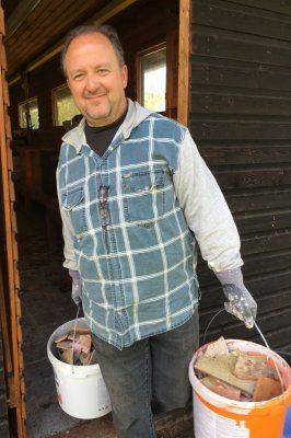 Frühjahrsputz am Lehrbienenstand